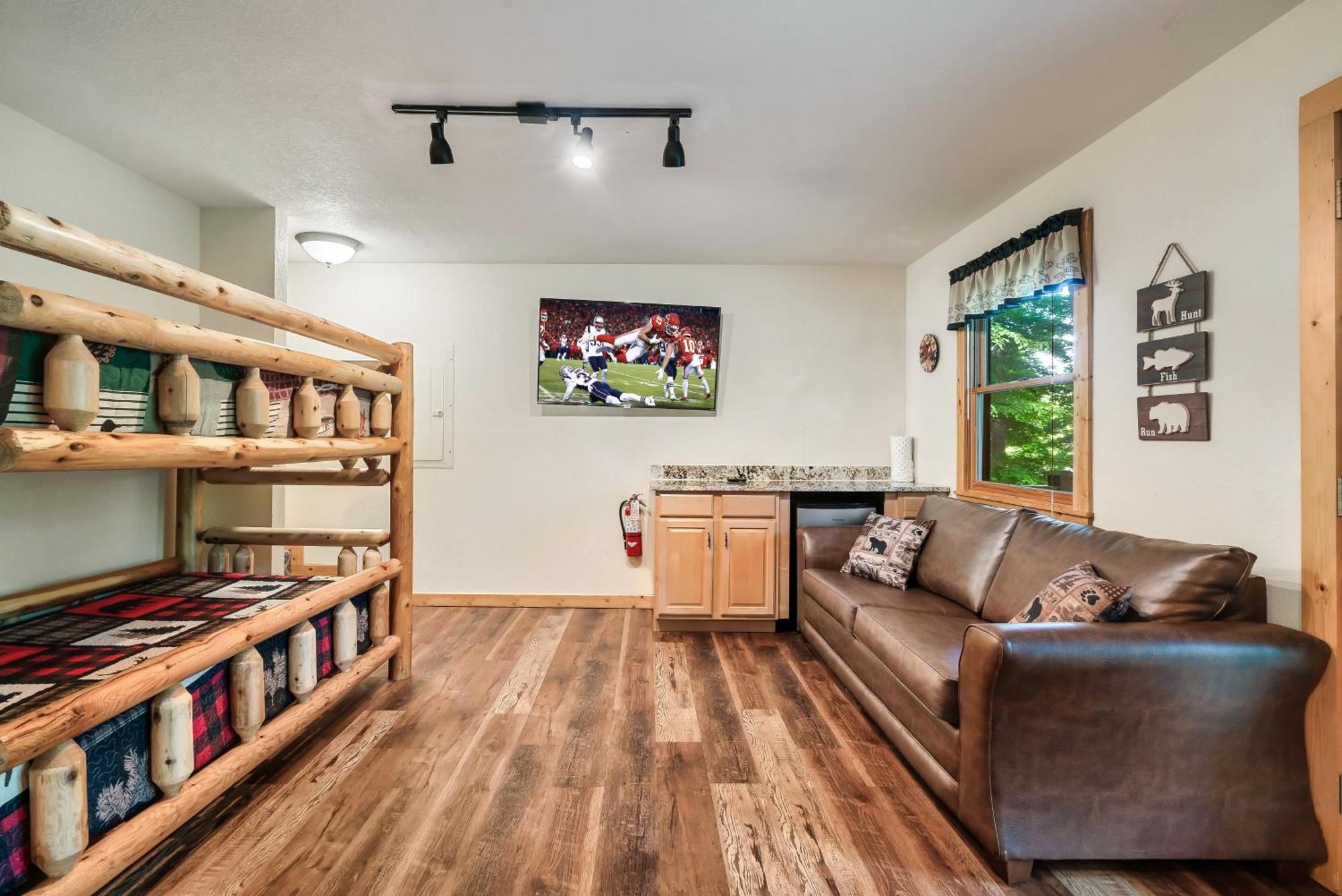Peaceful Family Cabin With Hot Tub, Game Room, & More! Севьервилл Экстерьер фото